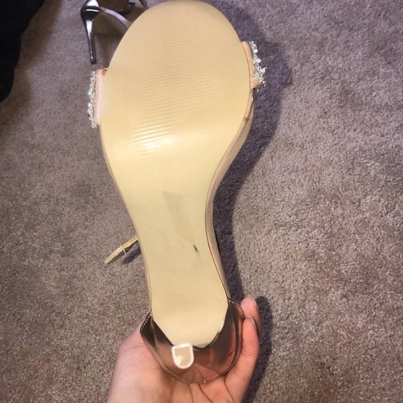 Stiletto gold heel - Picture 3 of 3